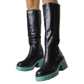 Schwarze Stiefel mit blauer Sohle von Charla