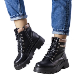 Schwarze isolierte Stiefel von Artois beige