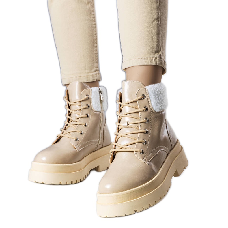 Beige isolierte Stiefel mit Lammfell von Bryas