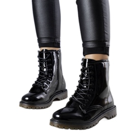 BM Rhys schwarze Lackstiefel
