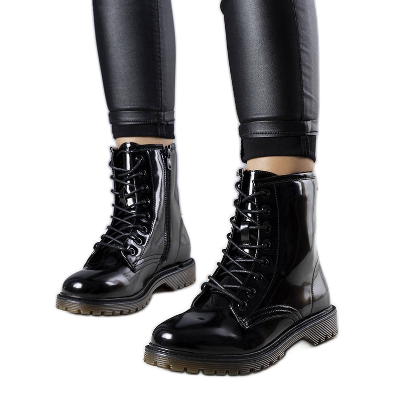 BM Rhys schwarze Lackstiefel