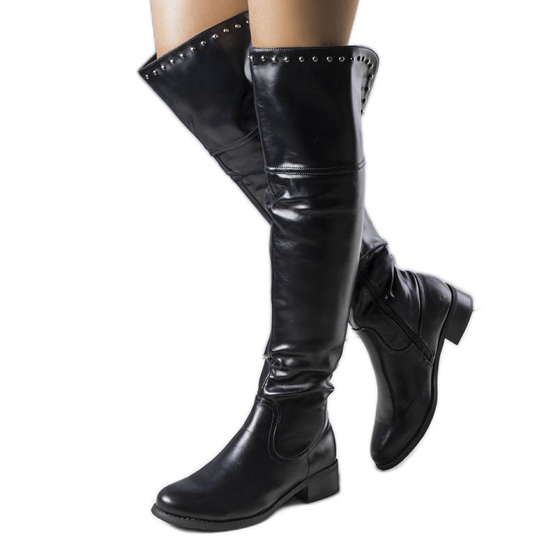 BM Schwarze isolierte flache Stiefel von Onyx