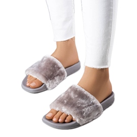 PA1 Graue Pantoletten mit elfenbeinfarbenem Fell