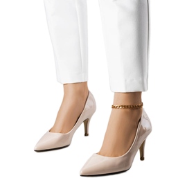 Beige lackierte Pumps von Hadlee
