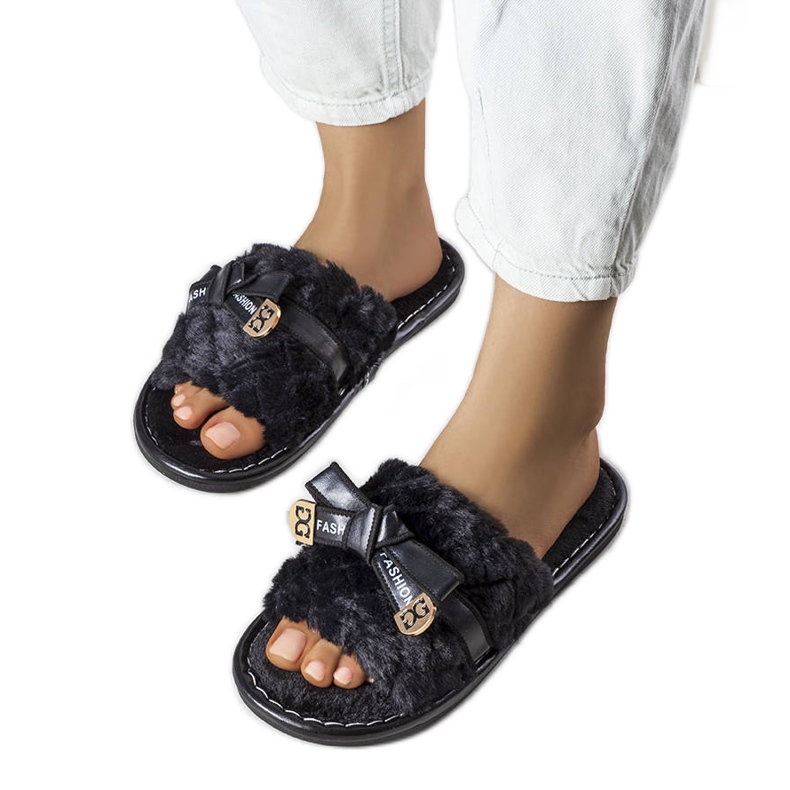 Schwarze Pantoffeln mit Schleife von Peter