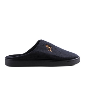 Drücken Sie die schwarzen Pantoffeln der Männer