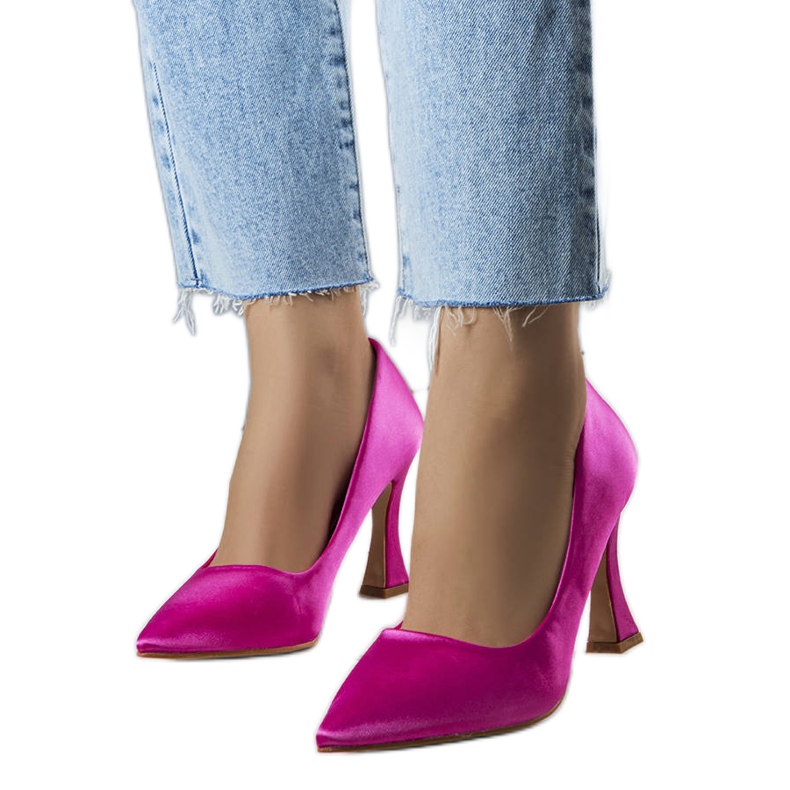 BM Pumps mit Sanduhr-Absatz in Rosa von Otto