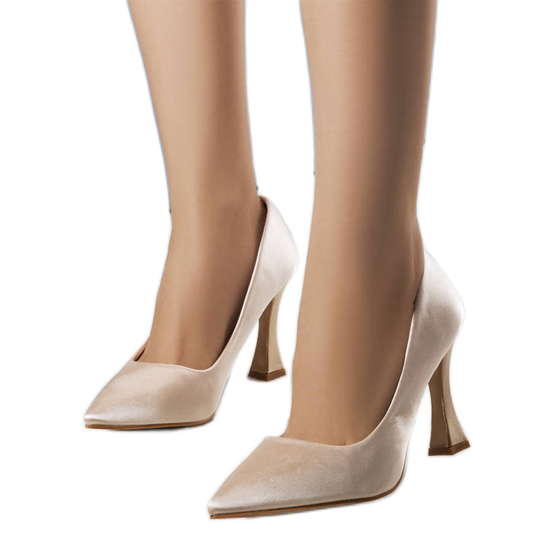 BM Otto Beige Pumps mit Sanduhr-Absatz