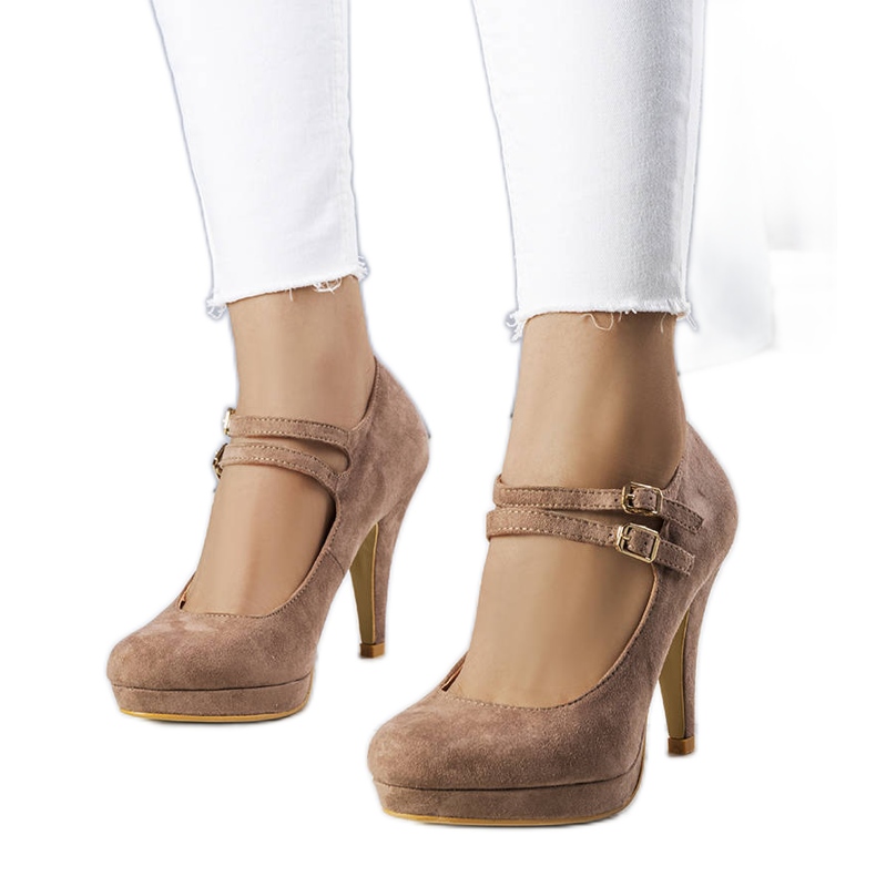 Beige Pumps mit hohem Absatz von Quinn