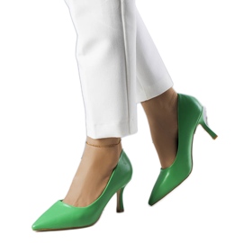 BM Grüne Pumps mit niedrigem Absatz von Jayda