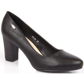 Schwarze Pumps von Sergio Leone