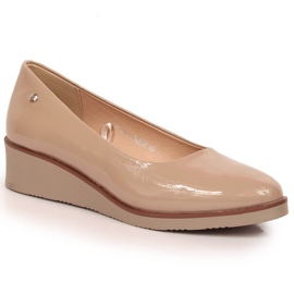 Beige lackierte Keilabsatzschuhe für Damen Vinceza 10865