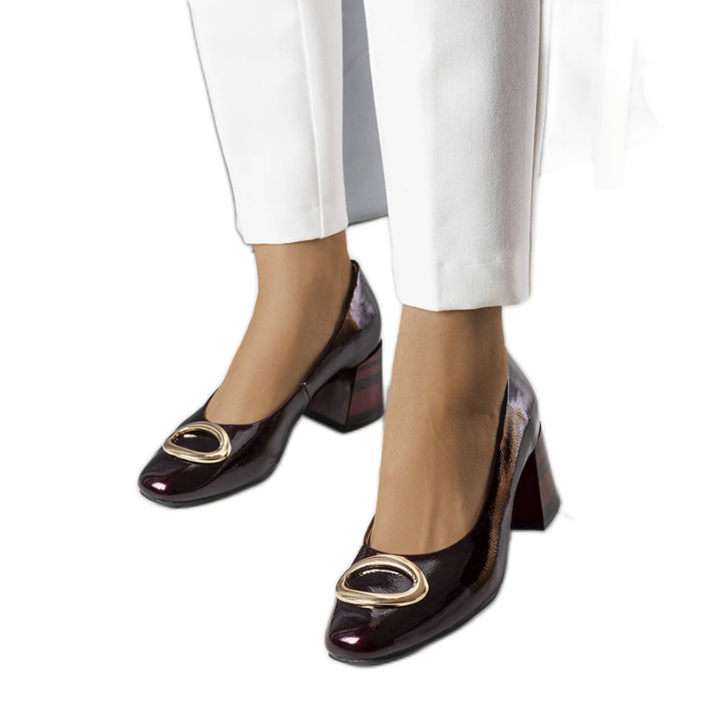 BM Burgunderfarbene Pumps aus Lackleder von Kathleen rot