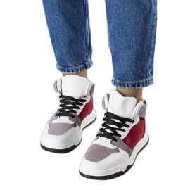 Weiße und rote High-Top-Sneakers von Elizabeth