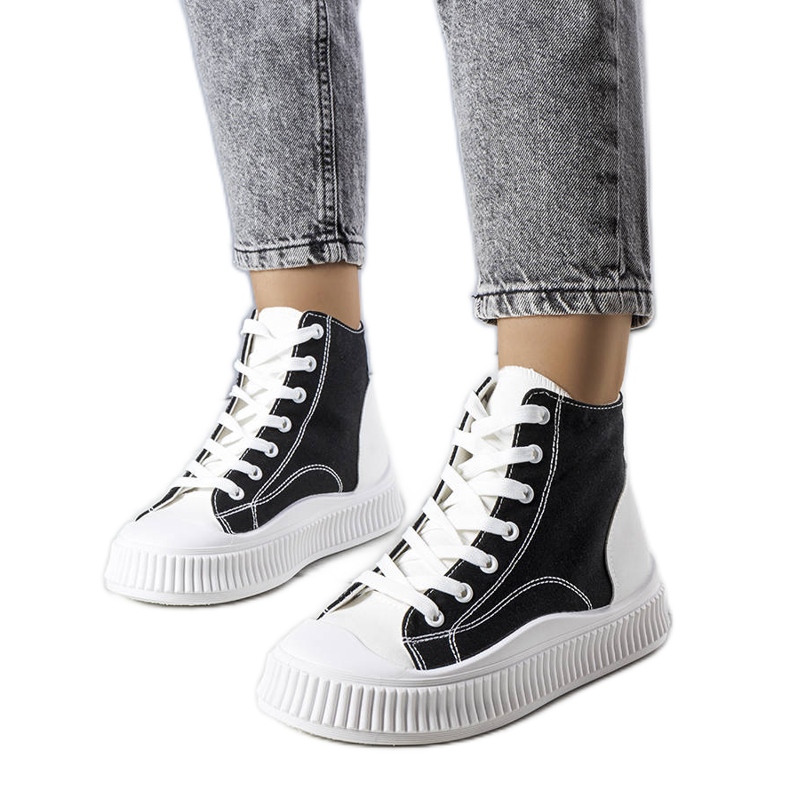 Schwarze Plateausneaker von Terri