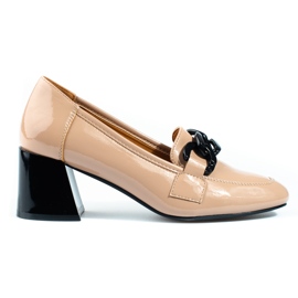 Beige Damenpumps von Vinceza mit Kette
