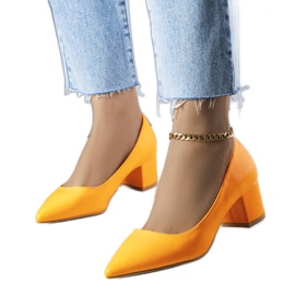 Orange Pumps mit Absatz von Gail
