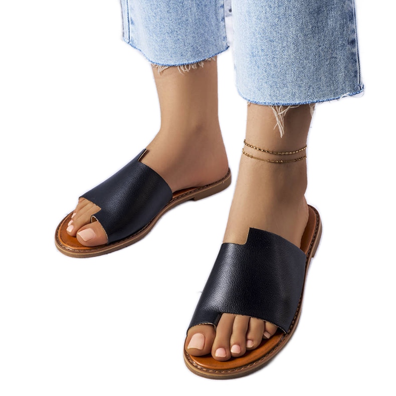 Schwarze Hausschuhe mit unregelmäßigem Obermaterial von Latourelle