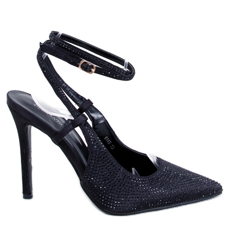 BM Pins gebunden mit Bonnie Black Steinen schwarz