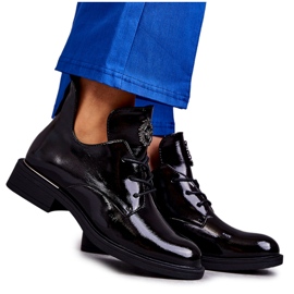 Vinceza Lackierte Schnürstiefel mit Ausschnitten Schwarz Fabiana