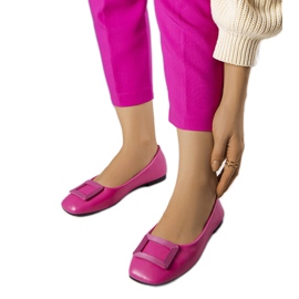 Pinkfarbene Ballerinas mit Sheller-Schnalle rosa