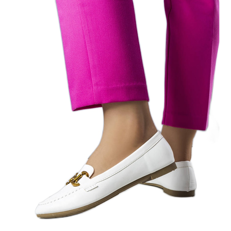 BM Weiße Loafer mit Goldverzierung von Regina