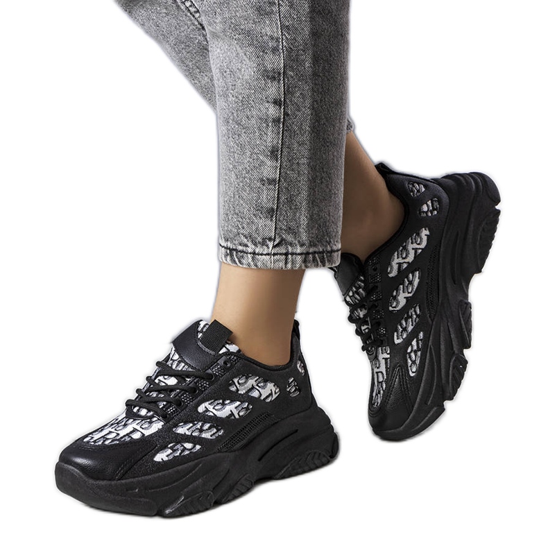 PA1 Schwarze Turnschuhe mit Kara-Print