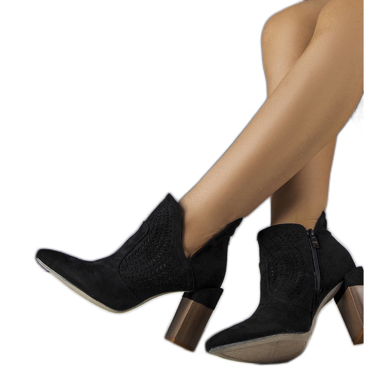 PA1 Schwarze durchbrochene Stiefel von Hachée