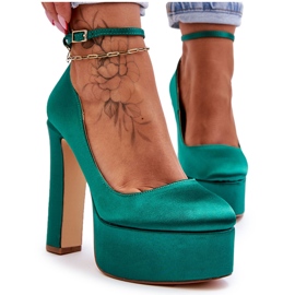 BM Modische Pumps auf einem High Heel Green Hayden grün