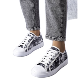 Weiße und schwarze Textilsneaker von Aucoin