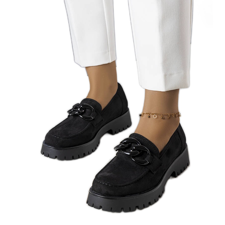 Schwarze Lords, geschmückt mit einer Arpin-Kette