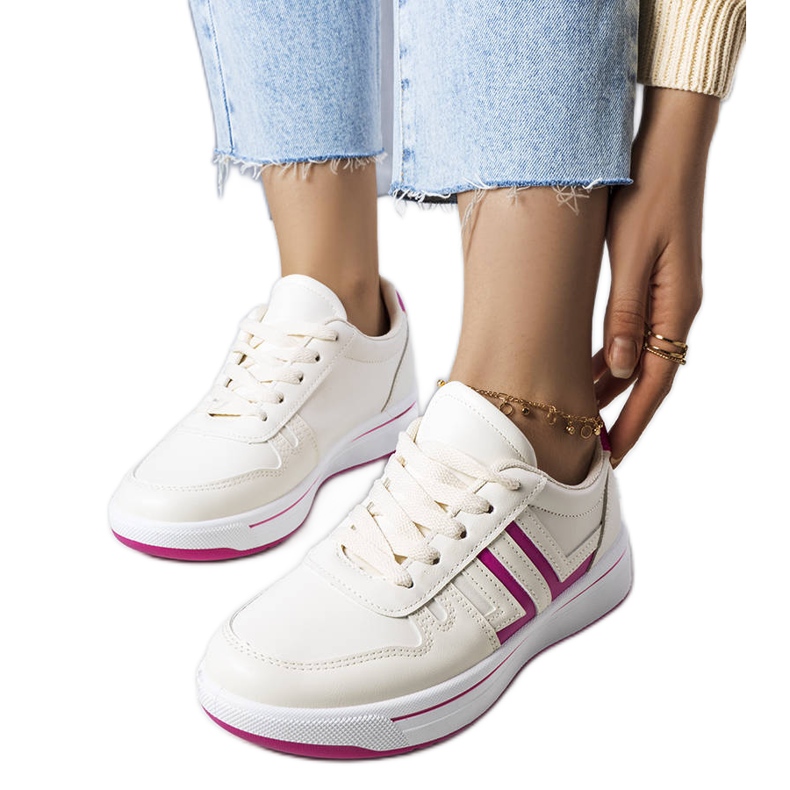 Cremefarbene Sneakers mit pinkfarbenen Einsätzen von Olympia beige