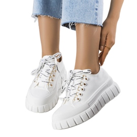 Weiße Plateausneaker von Toni