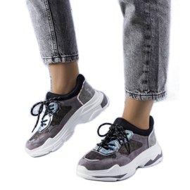 Graue Sneakers mit Savard-Einsätzen