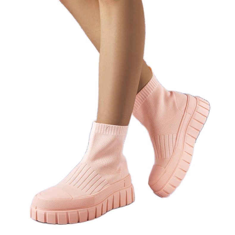 Pinkfarbene Sneakers mit Socken von Searlait rosa