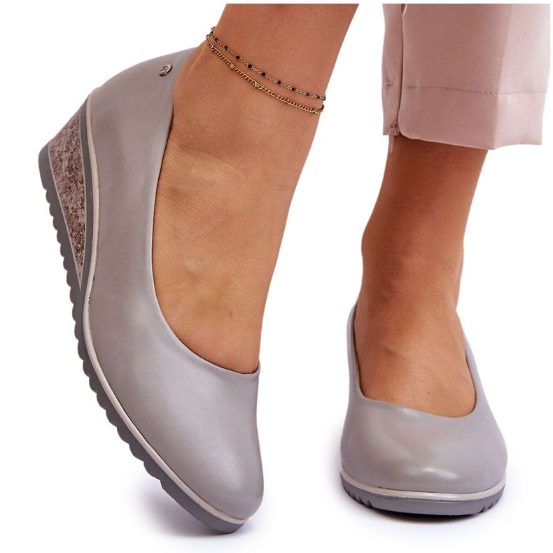 Vinceza Graue klassische Pumps mit Keilabsatz von Graysen