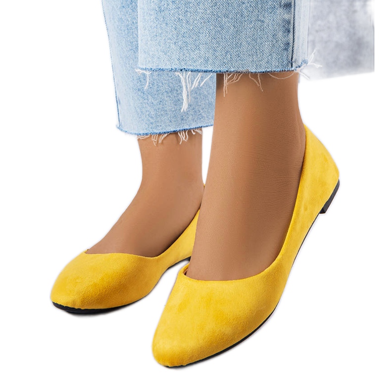 BM Gelbe Ballerinas aus Öko-Wildleder von Donatien