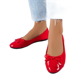 Rot lackierte Ballerinas von Simard