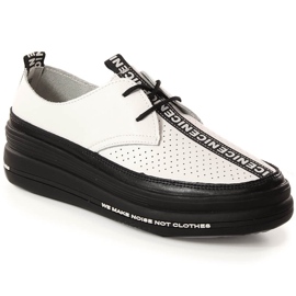 Damenschuhe aus Leder auf der Plattform weiß Filippo DP3624/23