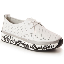 Damen Lederschuhe auf der Plattform weiß T.Sokolski W23-29