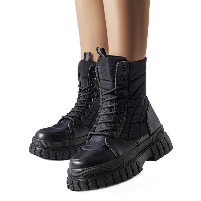 Collin schwarz isolierte Schneestiefel