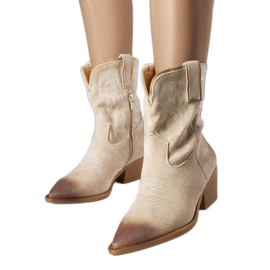 Klassische beige Cowboystiefel von Ernestine