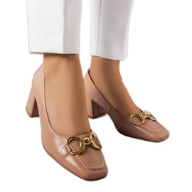 BM Beige Pumps mit eckiger Zehenpartie von Neufville