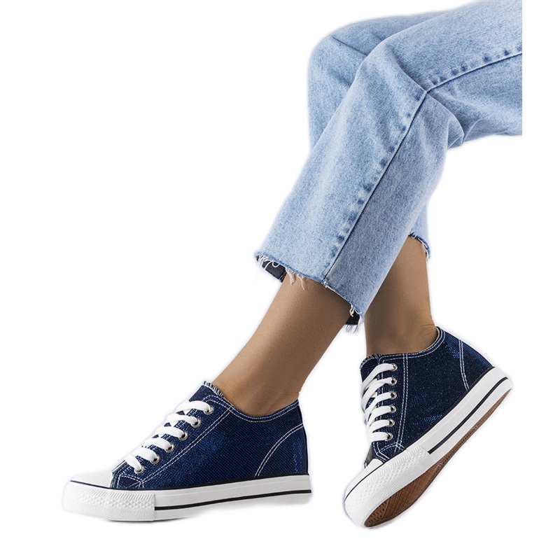 Marineblaue Brokat-Sneakers mit Keilabsatz von Crete