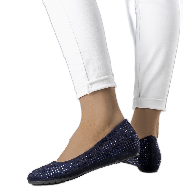 Marineblaue Ballerinas mit bezogenem Keilabsatz von Julie