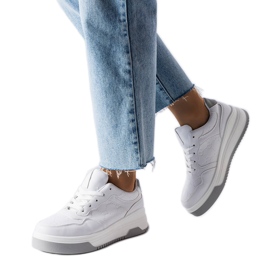 Weiße Sneakers mit Pare-Prägung