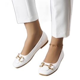 Weiße Ballerinas mit goldener Iris-Verzierung