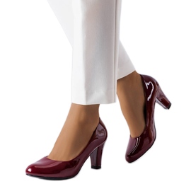 BM Bordeauxrote Pumps aus Lackleder von Burkett