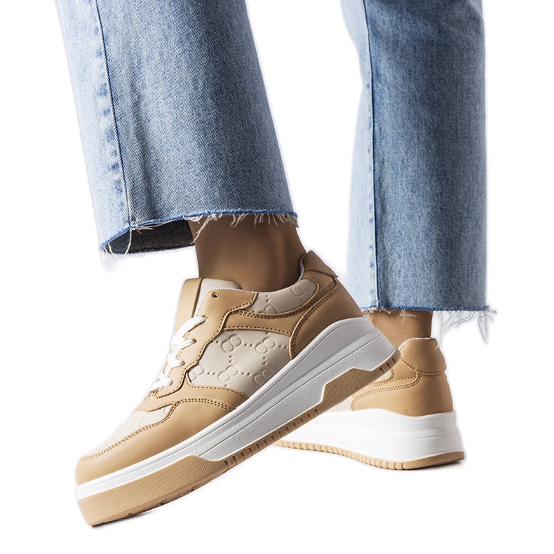 Beige Sneakers mit Paré-Prägung