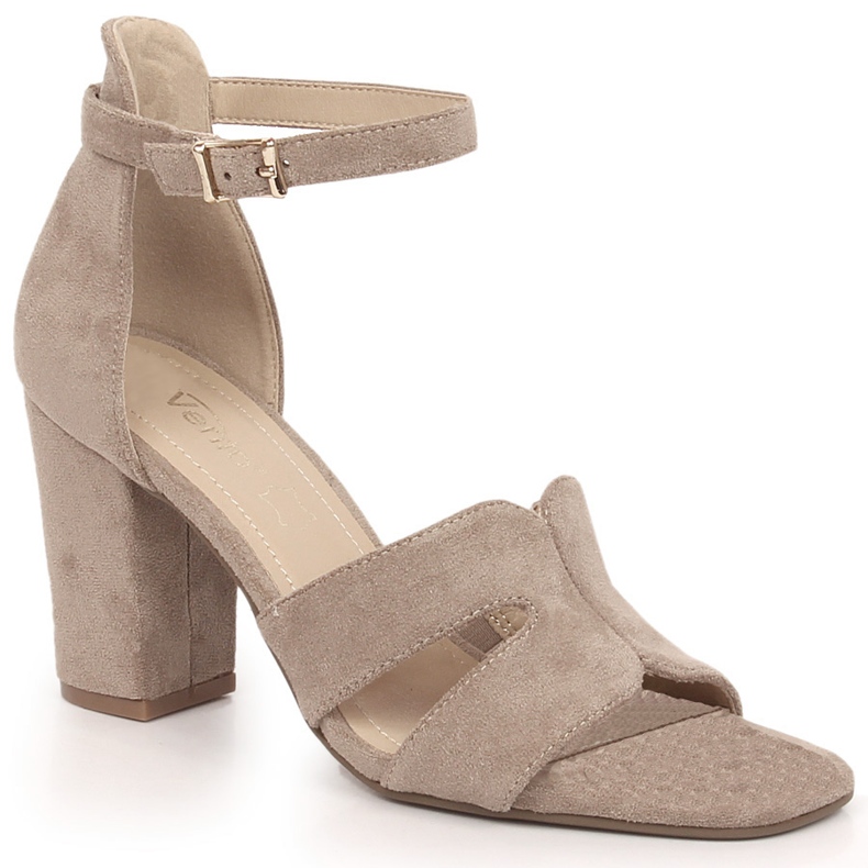 Beige Wildledersandalen für Damen auf der Post eVento 4616